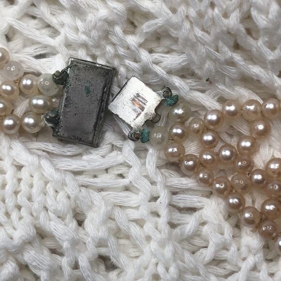 Vintage Faux Pearl Bib Scalloped Beaded Necklace - Picture 5 of 10
